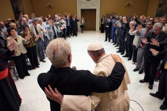 Papst und Evangelikale beten gemeinsam.